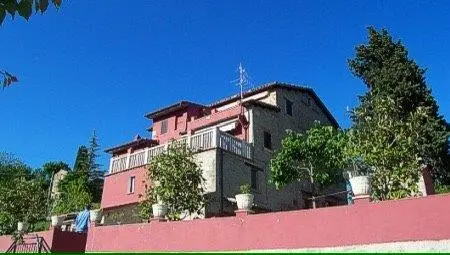 Excellent 5 Bed Country House For Sale In Roccafluvione Italy