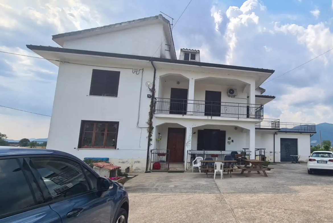 Excellent 5 Bed Villa for Sale In Alife Caserta Italy
