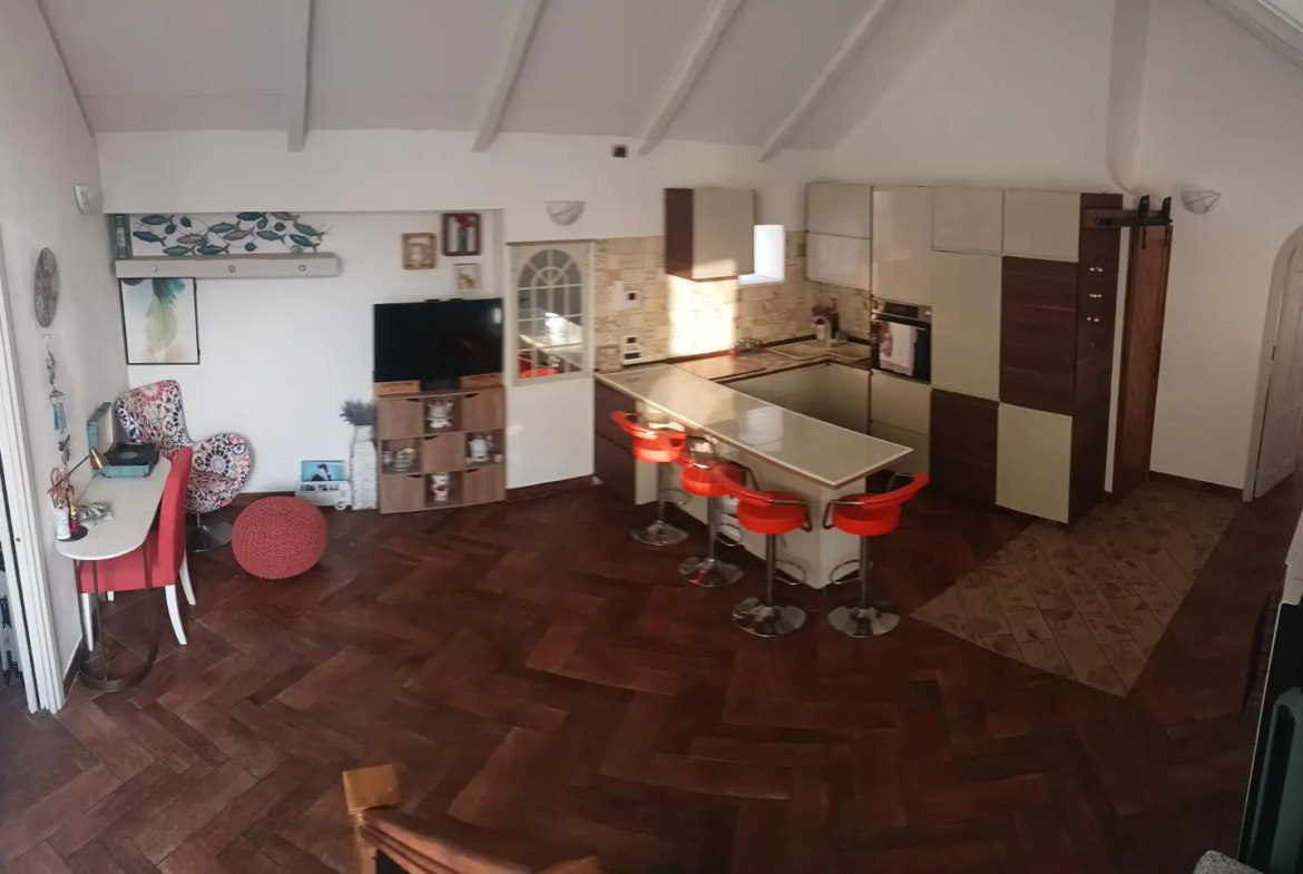 Excellent 2 Bed Apartment for Sale In Meta Campania Italy