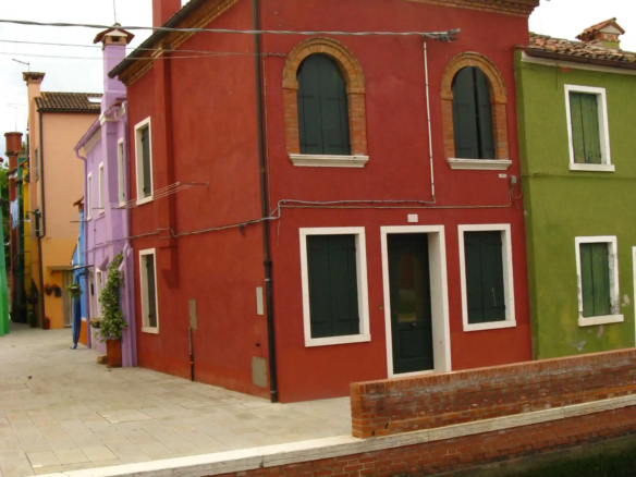 Excellent 2 Bed House for Sale In Burano Venezia Italy