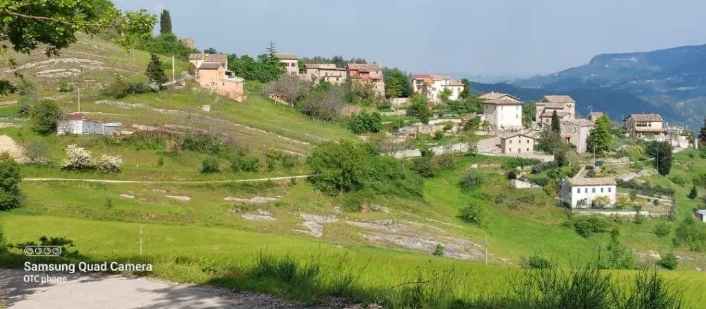 Excellent 5 Bed Country House For Sale In Roccafluvione Italy