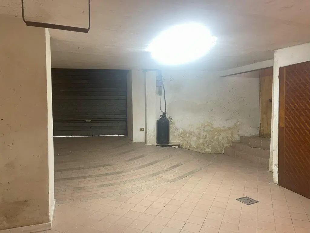 Excellent 8 Bed House For Sale in Forino Campania Italy.