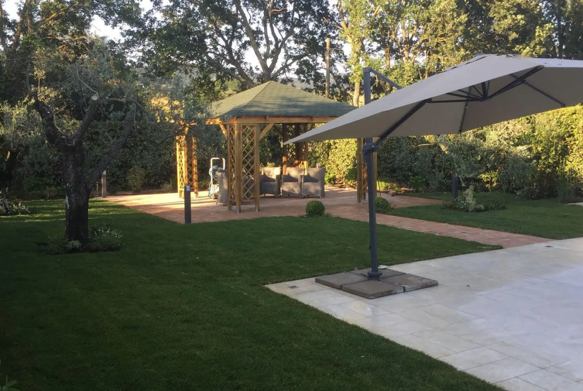 Luxury 6 Bed Villa For Sale in San Lorenzo Nuovo Italy