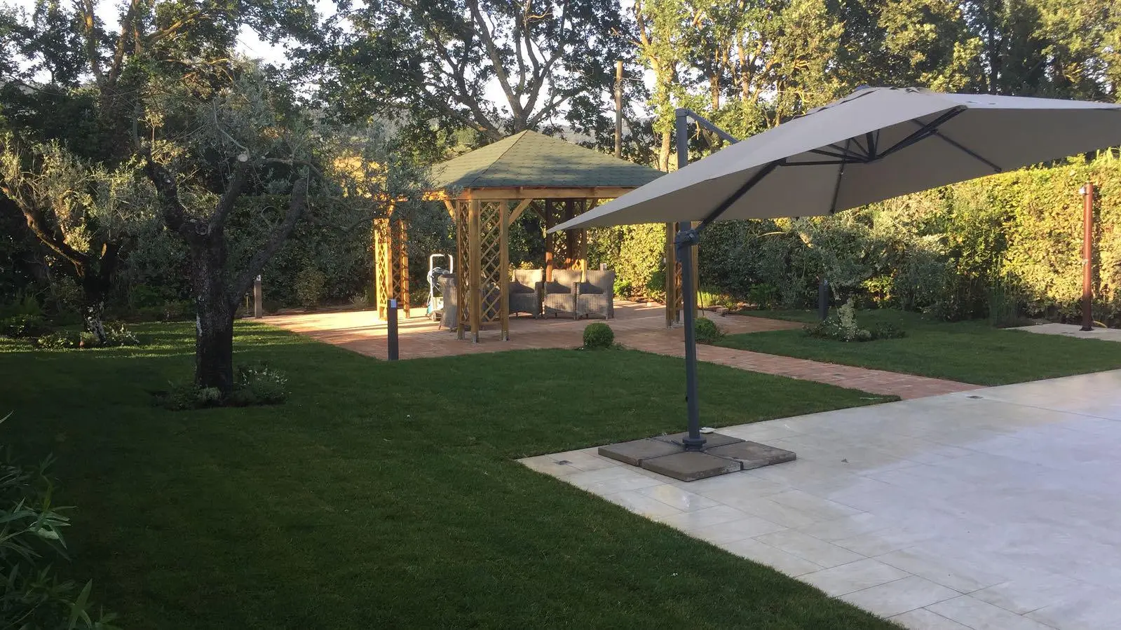 Luxury 6 Bed Villa For Sale in San Lorenzo Nuovo Italy