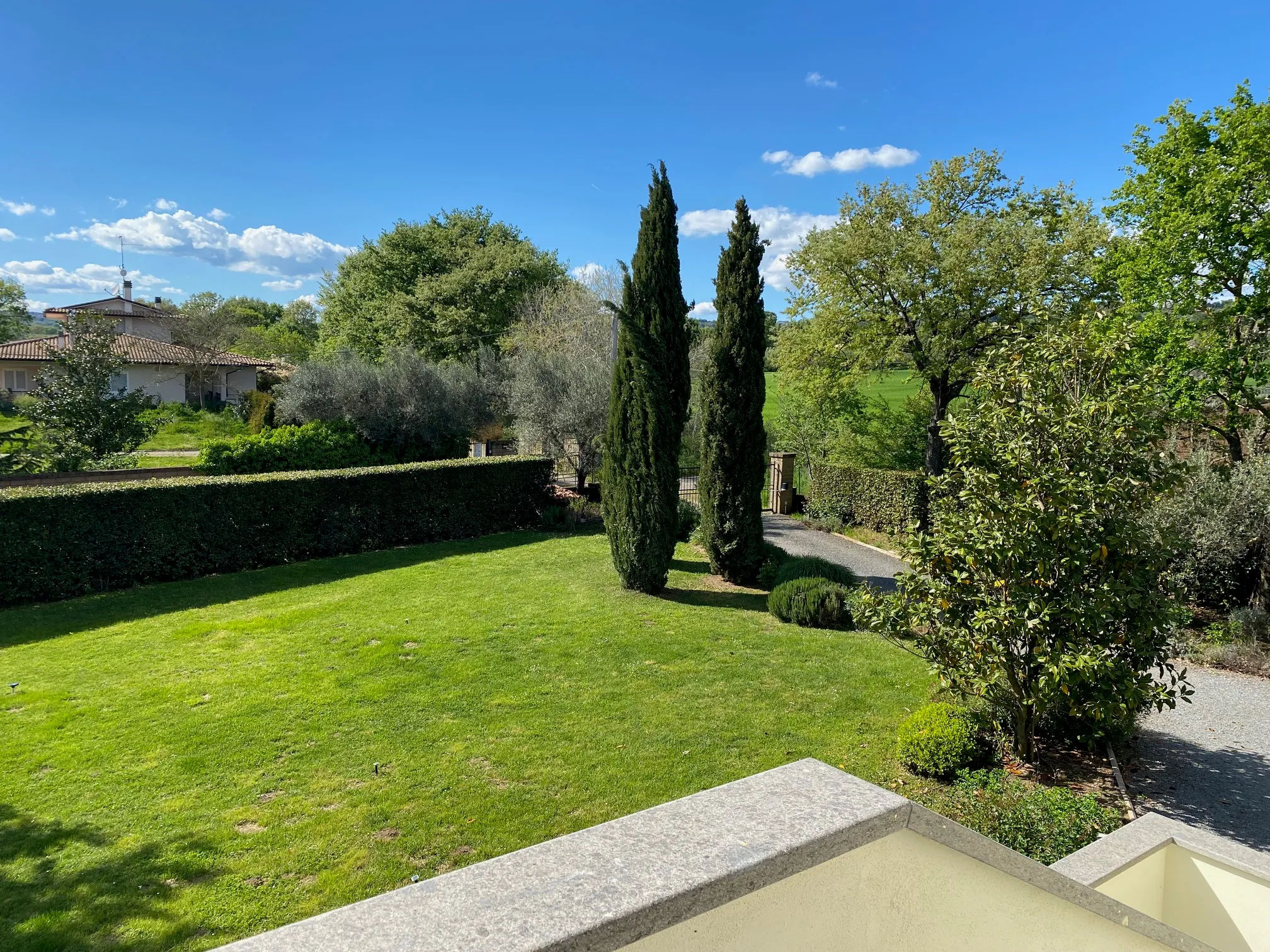 Luxury 6 Bed Villa For Sale in San Lorenzo Nuovo Italy