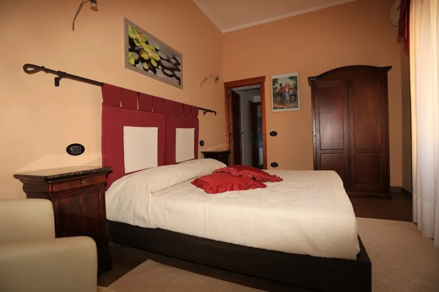 Luxury 8 Bed Villa For Sale in Serdiana Sardinia Italy