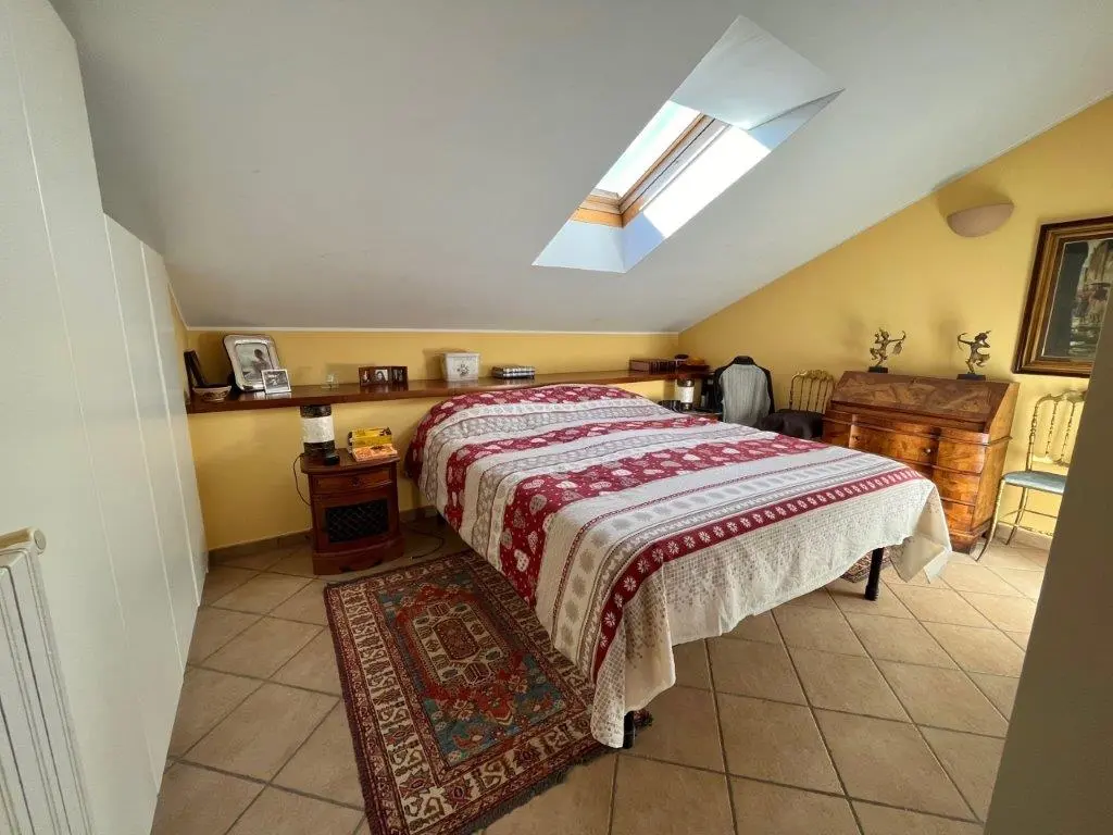 Excellent 4 Bed Villa for Sale In Saronno Italy