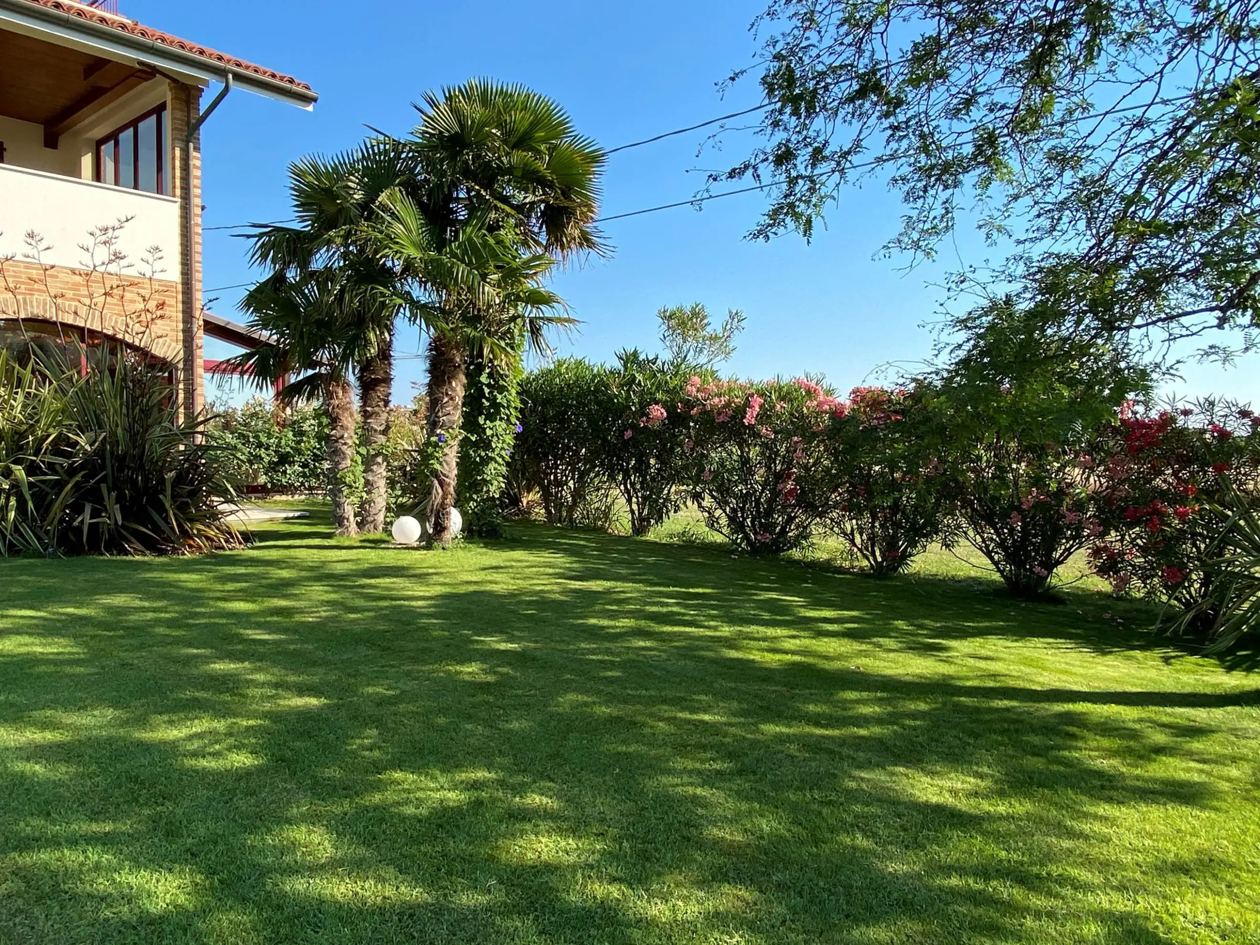 3-24 Luxury 10 Bed Villa for Sale in Fano Le Marche Italy