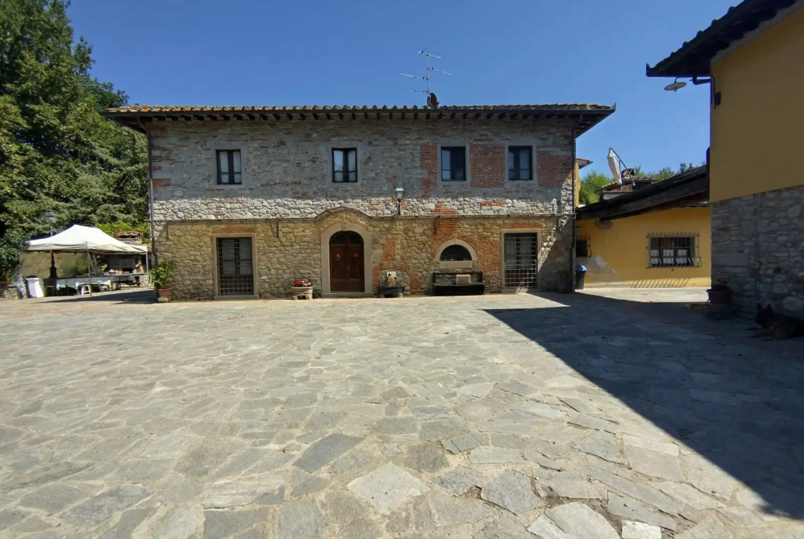 Luxury Estate & Canine Business for Sale In Terranuova Bracciolini Tuscany Italy