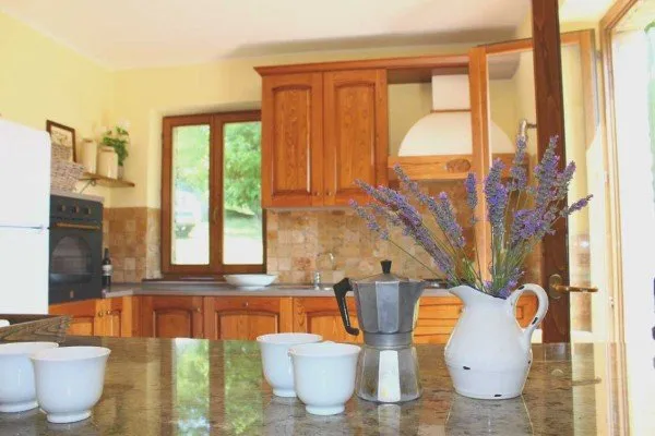 Excellent 6 Bed Stone Villa & Cottage for Sale In Amandola Italy