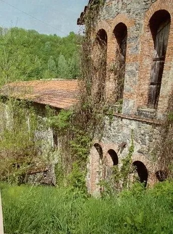 Mill For Renovation For Sale in Castelnuovo di Garfagnana Lucca Italy