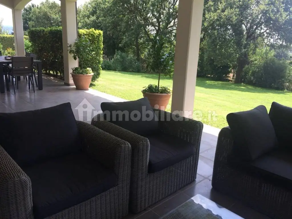 Luxury 6 Bed Villa For Sale in San Lorenzo Nuovo Italy