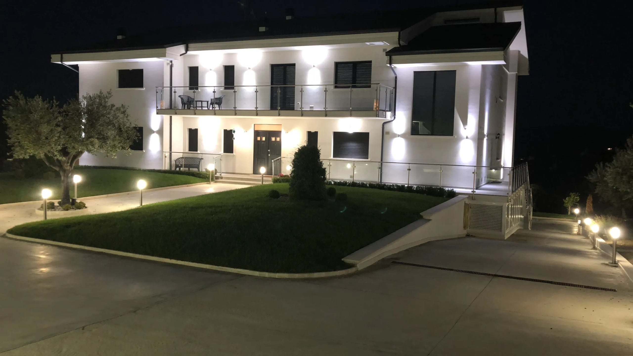 Luxury 6 Bed Villa For sale in MONTENERO DI BISACCIA Molise Abruzzo Italy