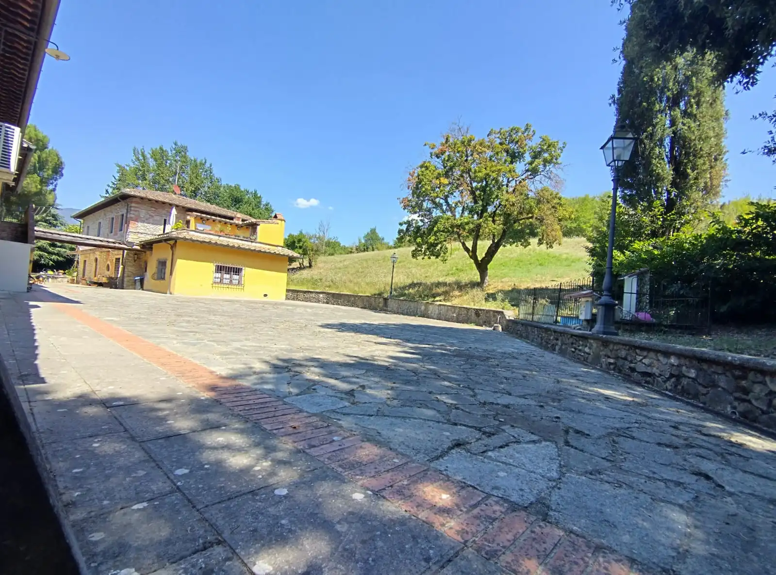 Luxury Estate & Canine Business for Sale In Terranuova Bracciolini Tuscany Italy