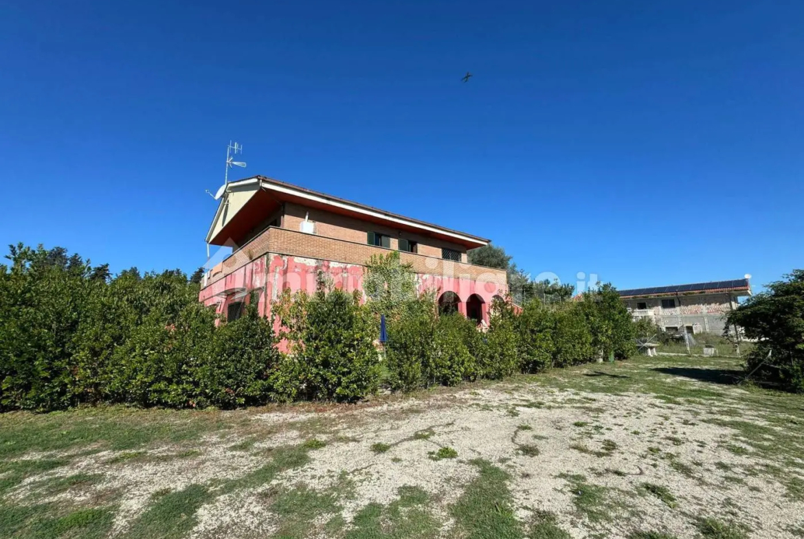 Excellent 2 Bed Villa for Sale In Aprilia Lazio Italy