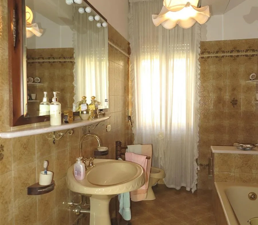 Stunning Villa Split into 2 Apartments For Sale in Monti di Licciana Nardi Tuscany Italy