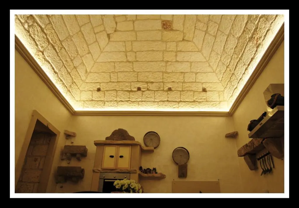 Stunning 3 Bed Townhouse For Sale in Poggiardo Puglia Italy