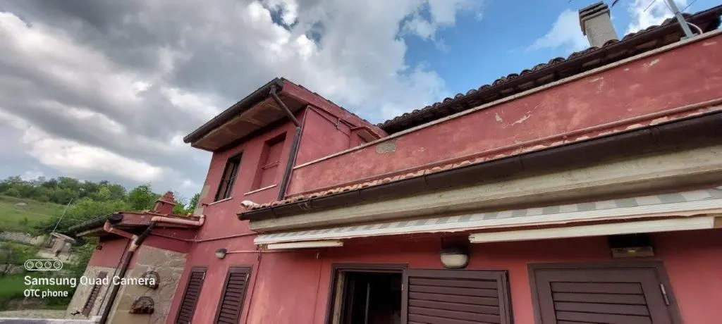 Excellent 5 Bed Country House For Sale In Roccafluvione Italy