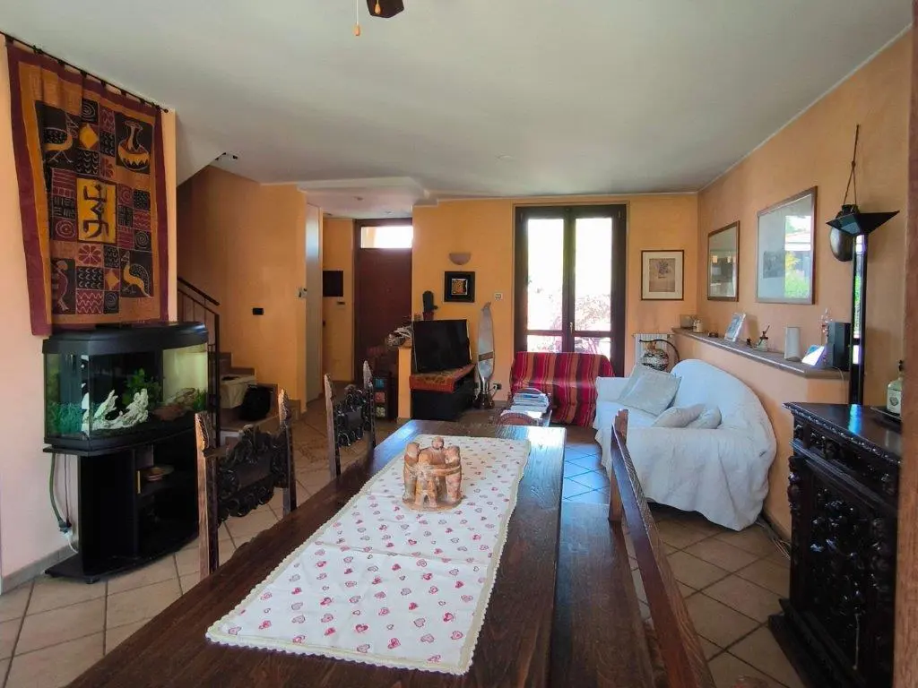 Excellent 4 Bed Villa for Sale In Saronno Italy