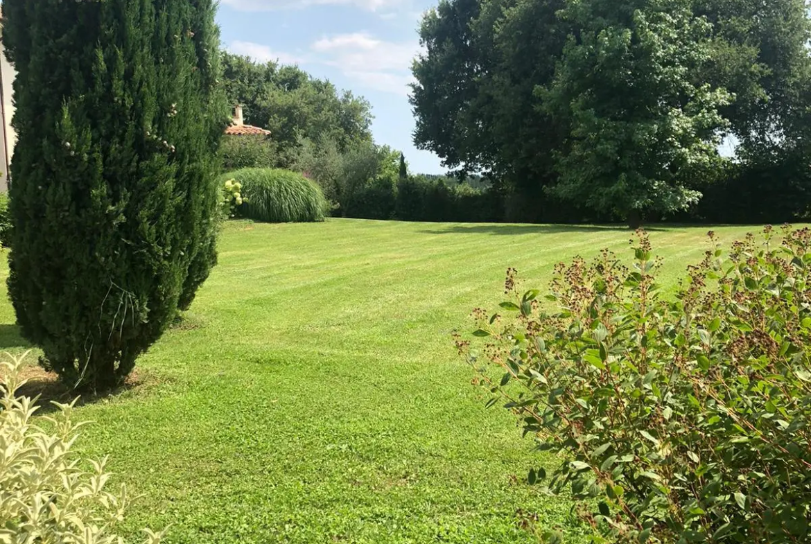 Luxury 6 Bed Villa For Sale in San Lorenzo Nuovo Italy