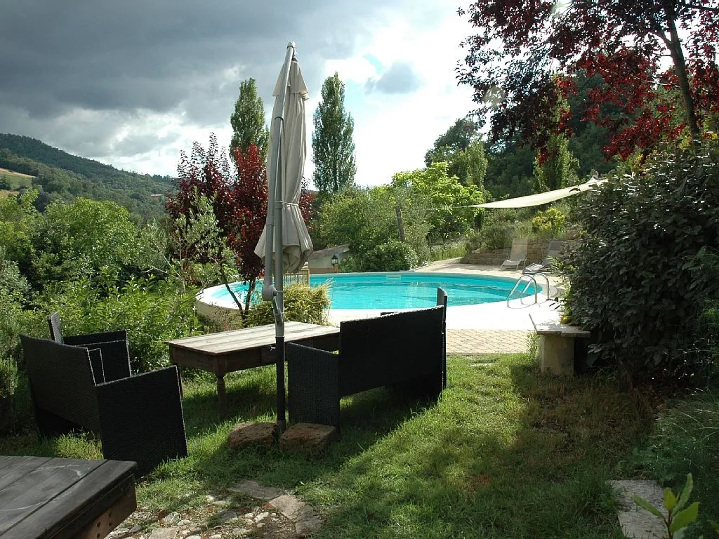 Stunning 8 Bedroom Farmhouse And Vineyard For Sale in Gualdo Tadino Umbria Italy