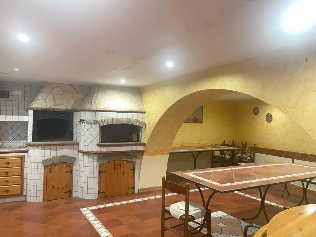 Excellent 8 Bed House For Sale in Forino Campania Italy.