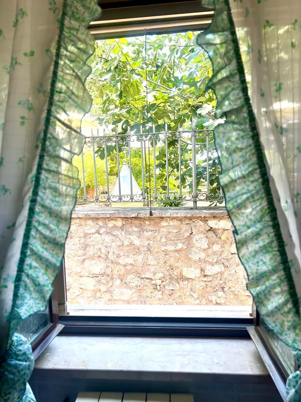 House Containing 2 Apartments for sale in Veroli Lazio Italy