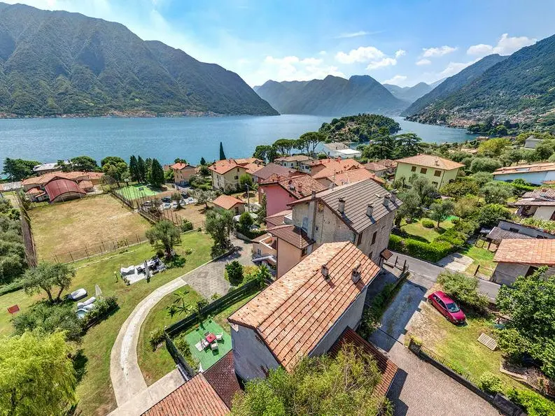 Luxury 5 Bed House for Sale In Lake Como Italy