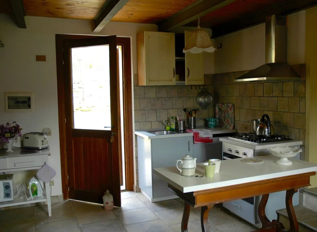 Stunning 8 Bedroom Farmhouse And Vineyard For Sale in Gualdo Tadino Umbria Italy