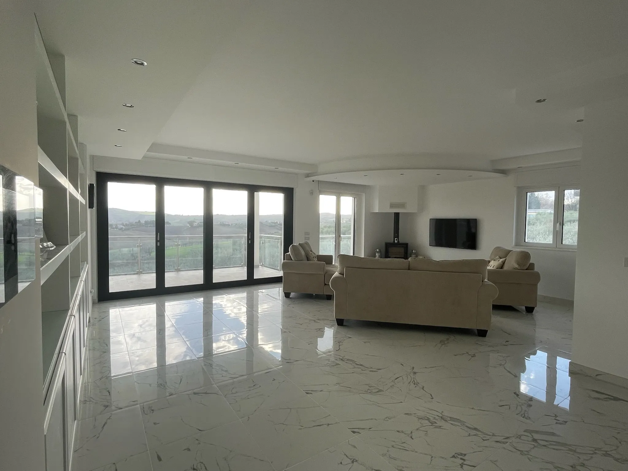 Luxury 6 Bed Villa For sale in MONTENERO DI BISACCIA Molise Abruzzo Italy