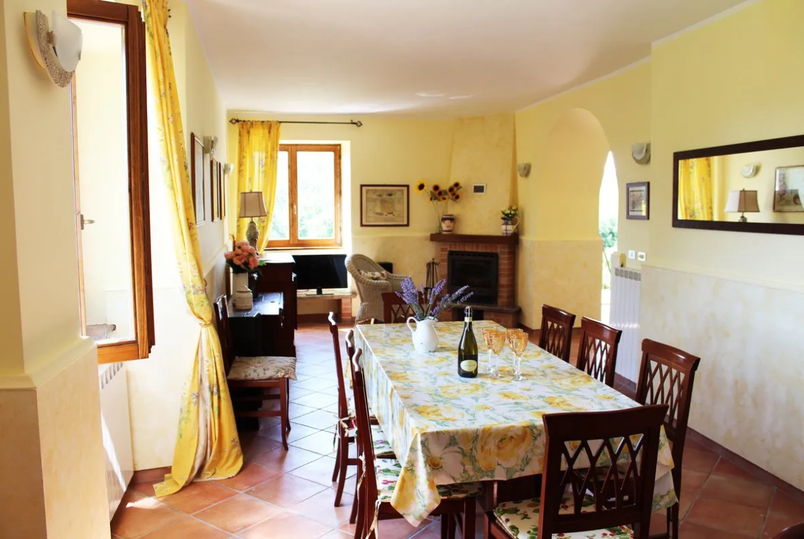Excellent 6 Bed Stone Villa & Cottage for Sale In Amandola Italy