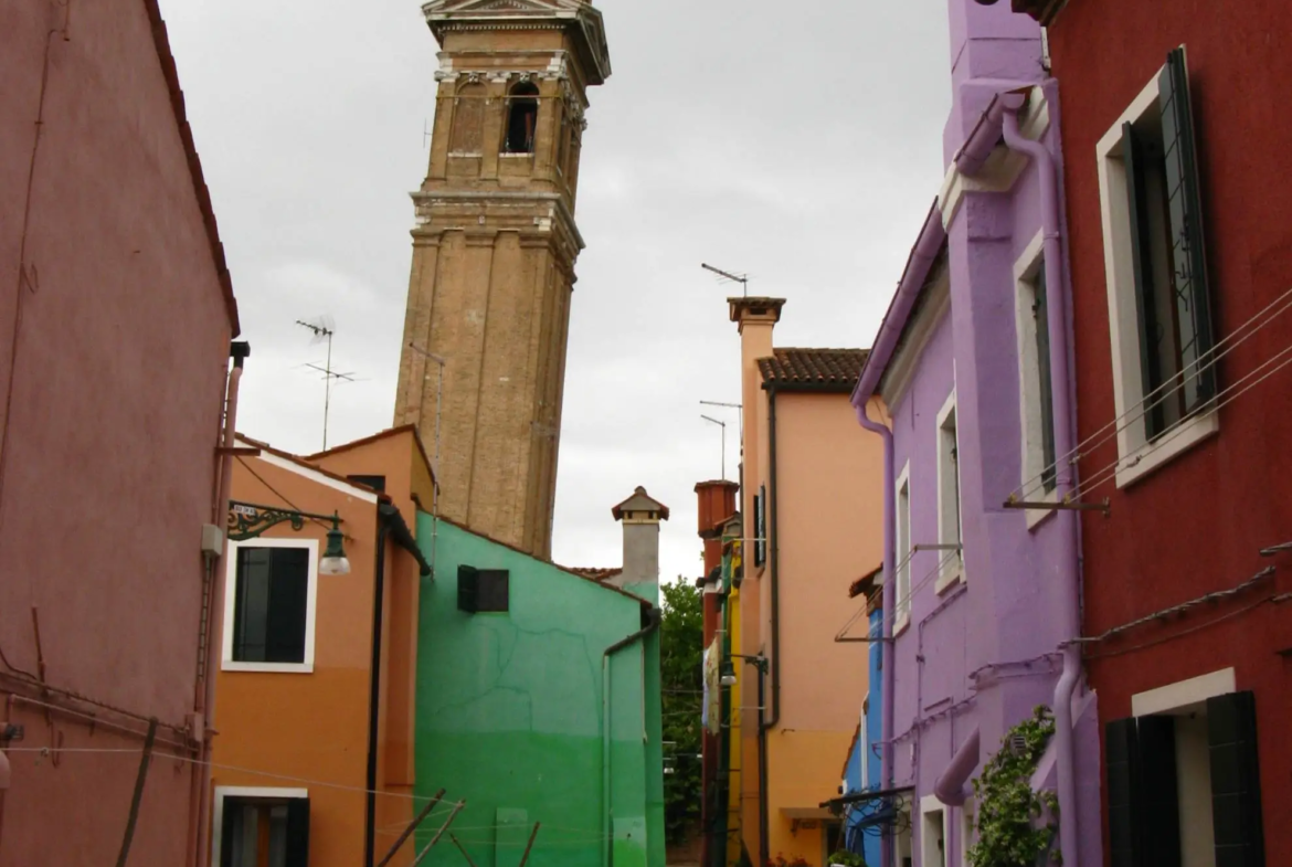 Excellent 2 Bed House for Sale In Burano Venezia Italy