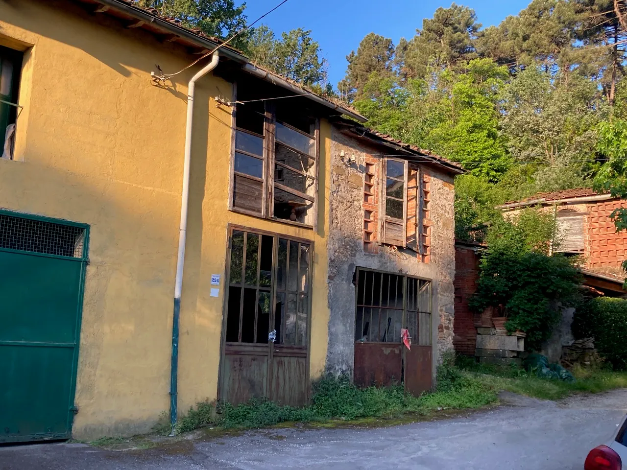 4 Bed House For Renovation for Sale In Capannori Lucca Italy