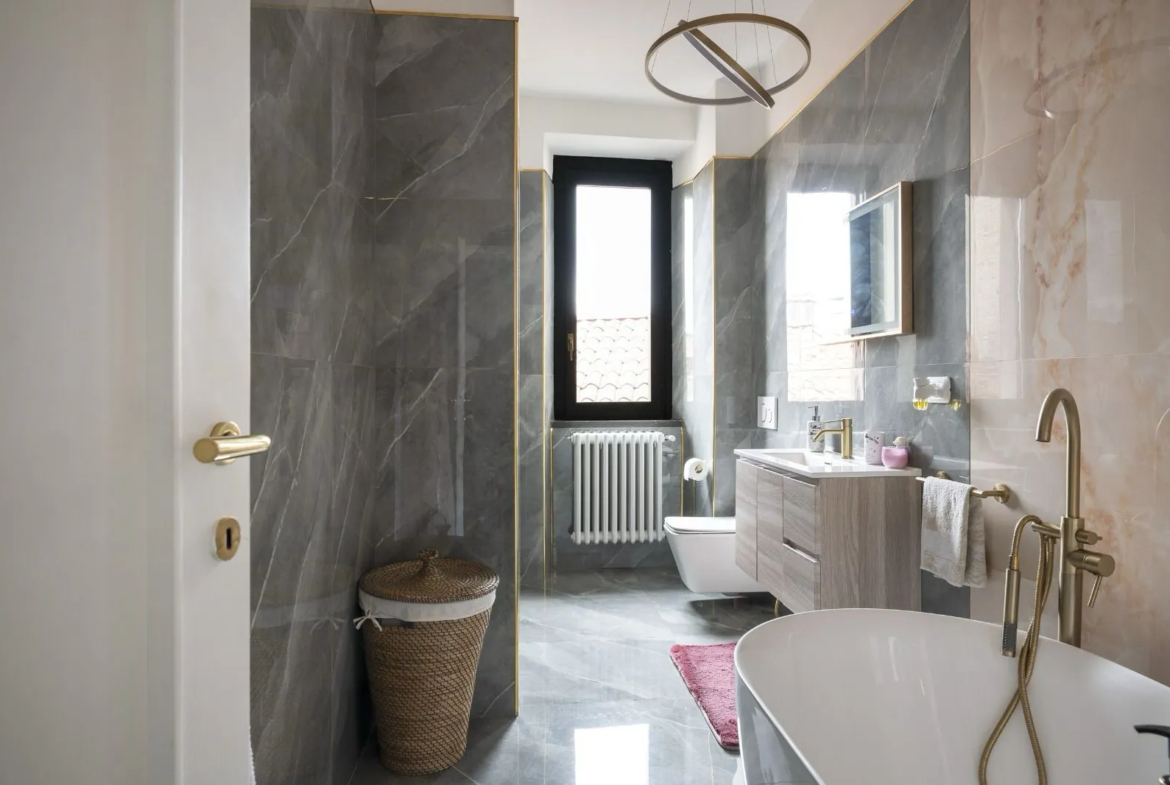 Excellent 4 Bed House for Sale In Fino Mornasco Lake Como Italy