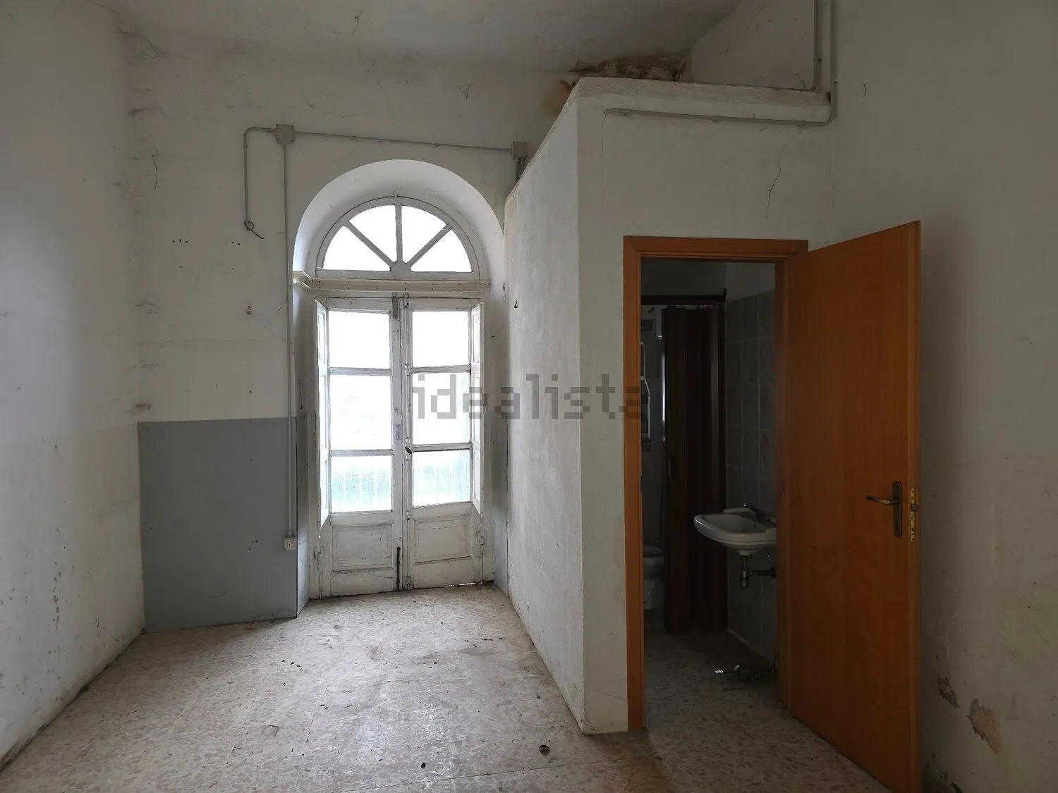 Estate of 5 Separate Properties for Sale In Bojano Molise Italy