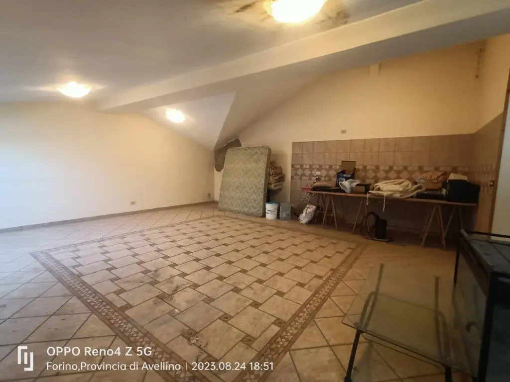 Excellent 8 Bed House For Sale in Forino Campania Italy.