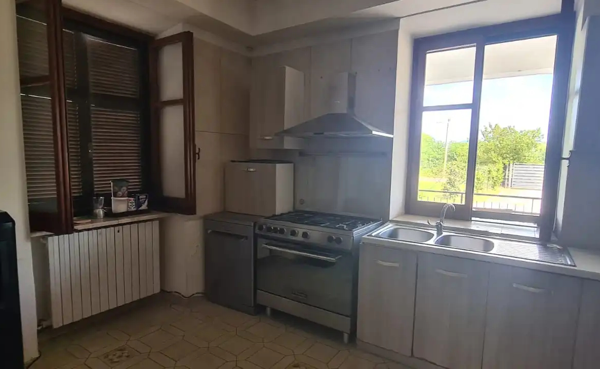 Excellent 5 Bed Villa for Sale In Alife Caserta Italy