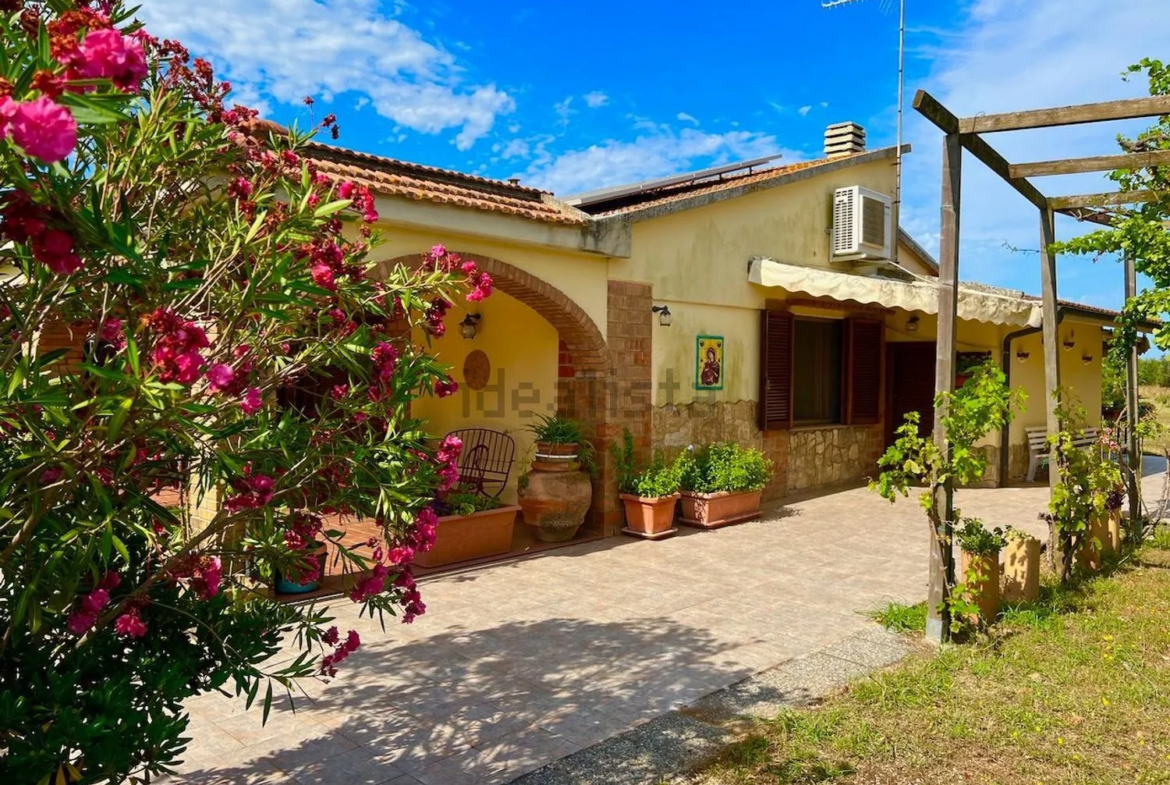Excellent 3 Bed Villa for Sale In Via Chiusagrande Campiglia marittima Italy