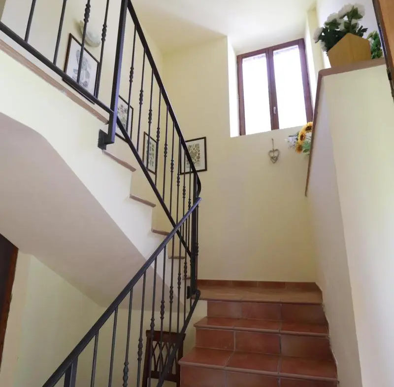 Excellent 6 Bed Stone Villa & Cottage for Sale In Amandola Italy