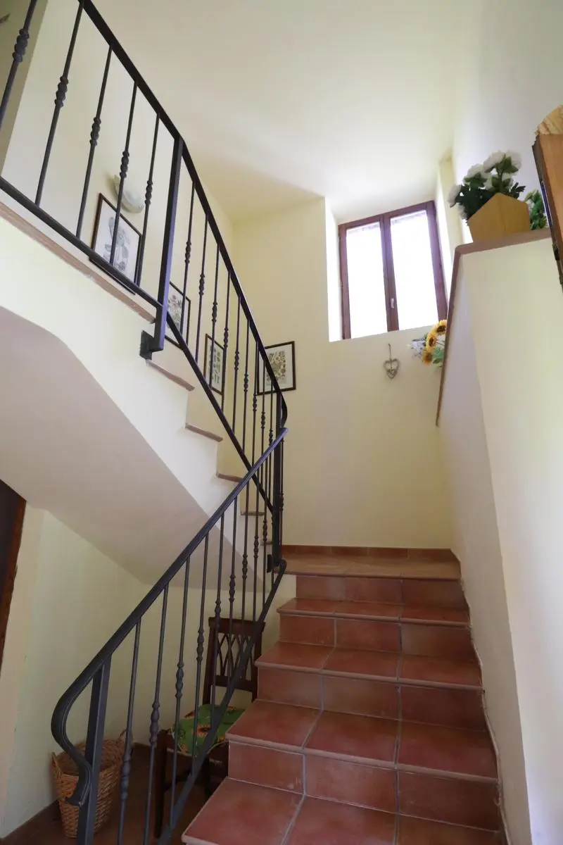 Excellent 6 Bed Stone Villa & Cottage for Sale In Amandola Italy