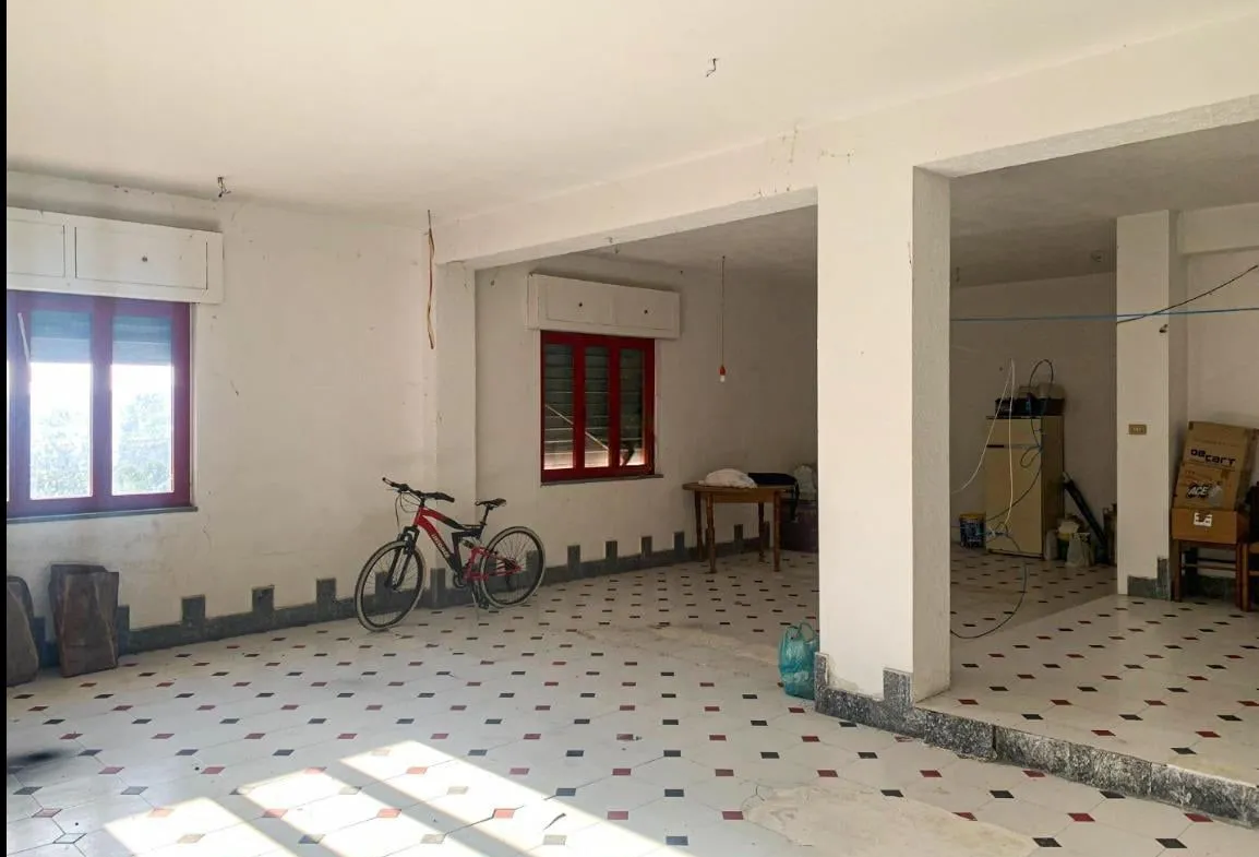 Commerical property with apartment for Sale In Cleto Calabria Italy