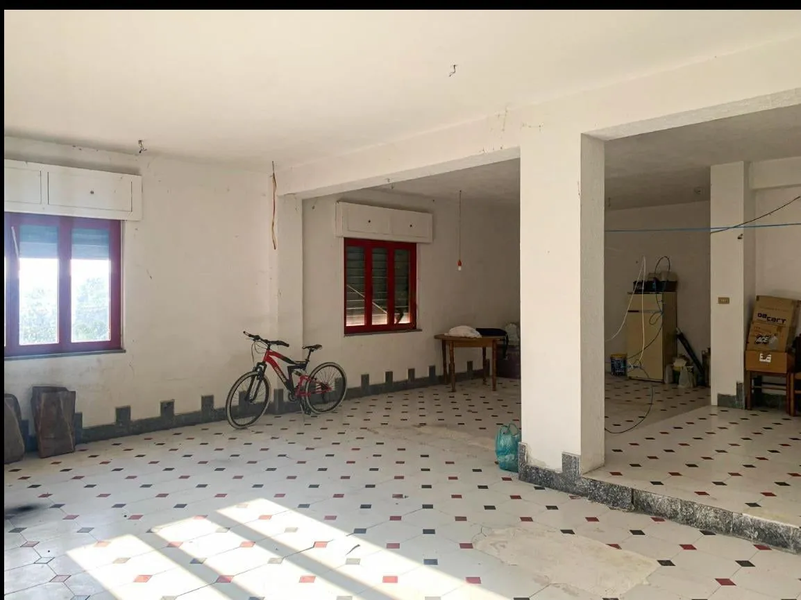 Commerical property with apartment for Sale In Cleto Calabria Italy