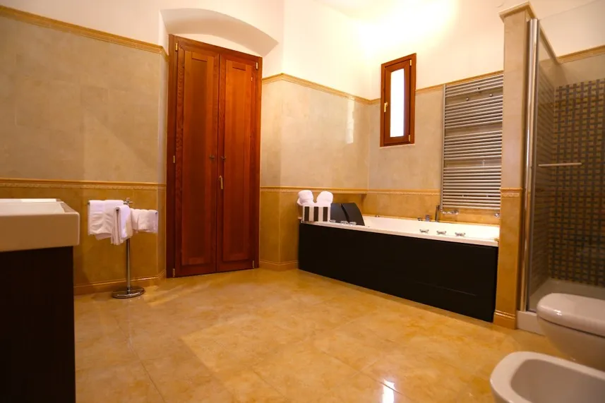 Luxury 8 Bed Villa For Sale in Serdiana Sardinia Italy