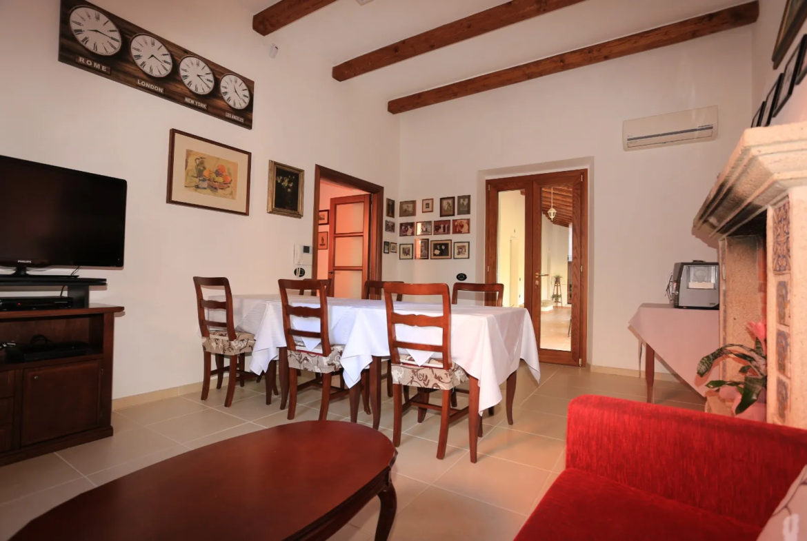 Luxury 8 Bed Villa For Sale in Serdiana Sardinia Italy