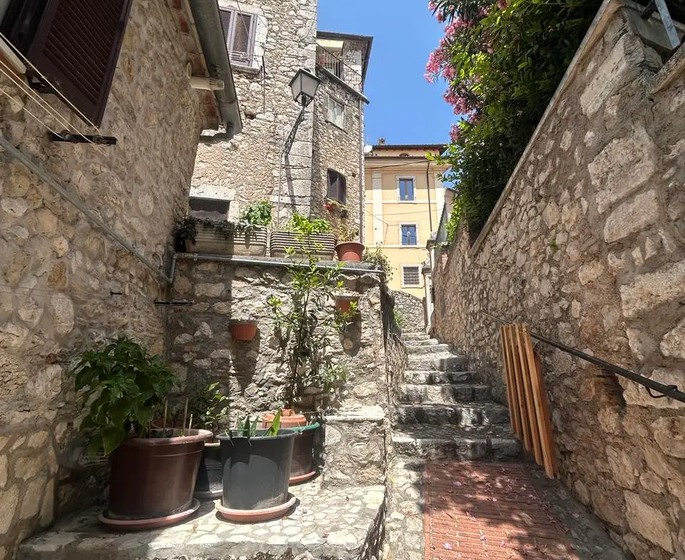 House Containing 2 Apartments for sale in Veroli Lazio Italy