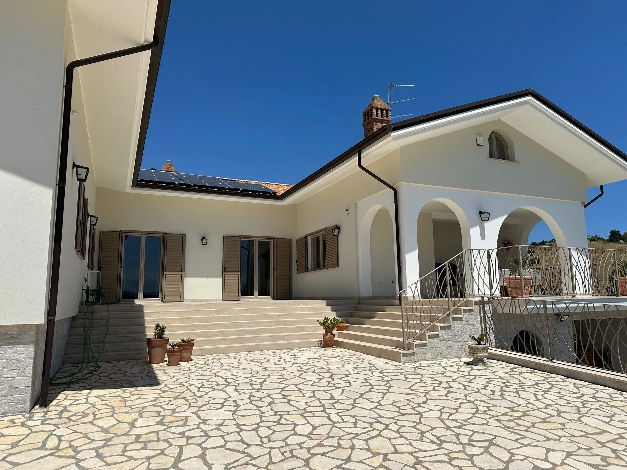 Luxury 5 Bed Villa for Sale In Tortoreto Italy
