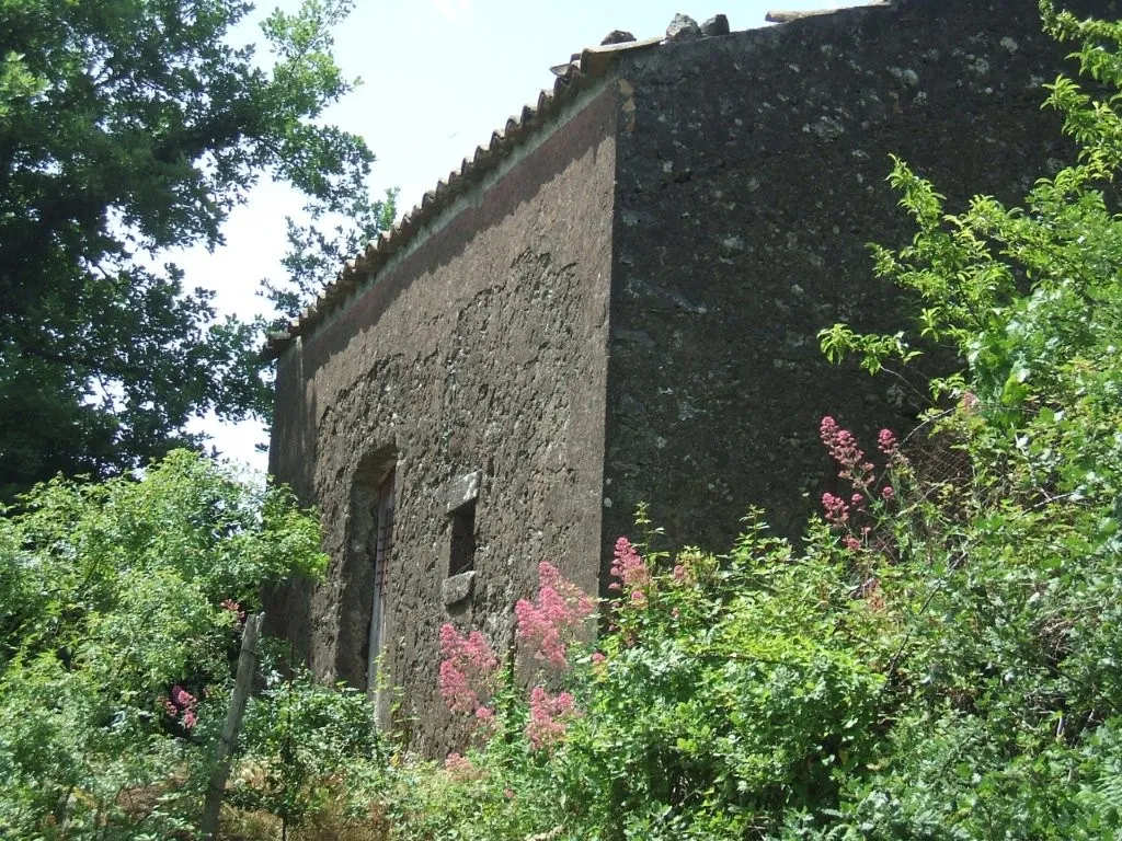Vineyard With Villa Plans for Sale In Trecastagni Sicily Italy