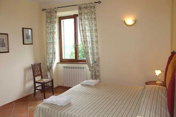Excellent 6 Bed Stone Villa & Cottage for Sale In Amandola Italy
