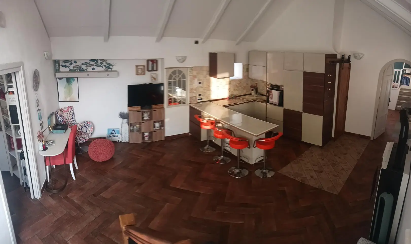 Excellent 2 Bed Apartment for Sale In Meta Campania Italy