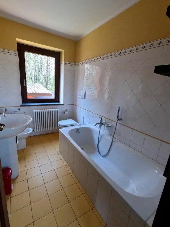 Stunning 4 Bed Villa For Sale in Cureggio Novara Italy